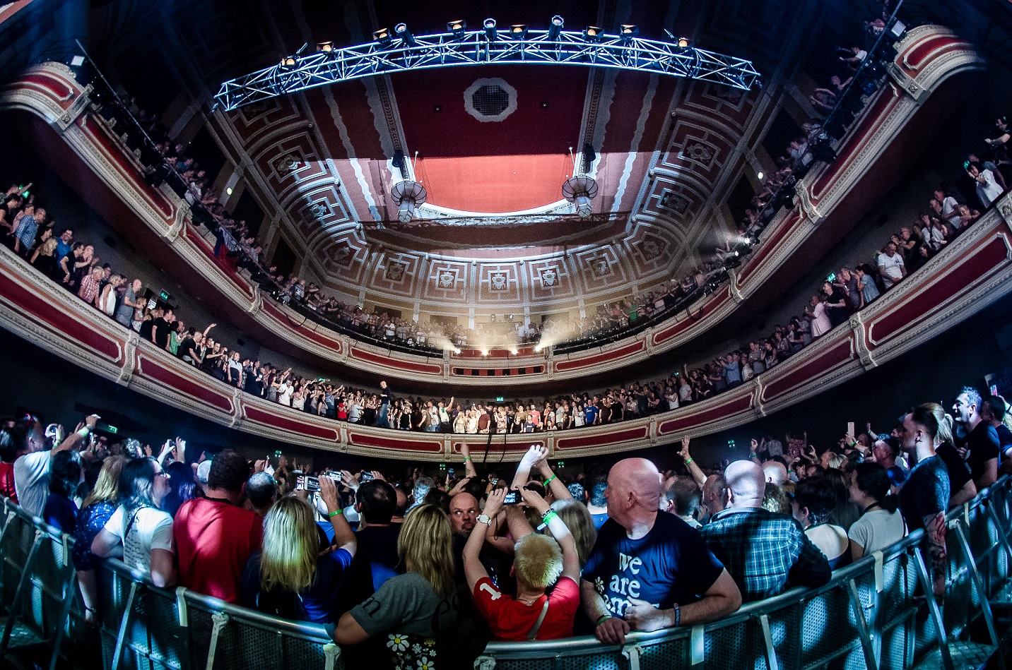 Victoria Theatre crowd