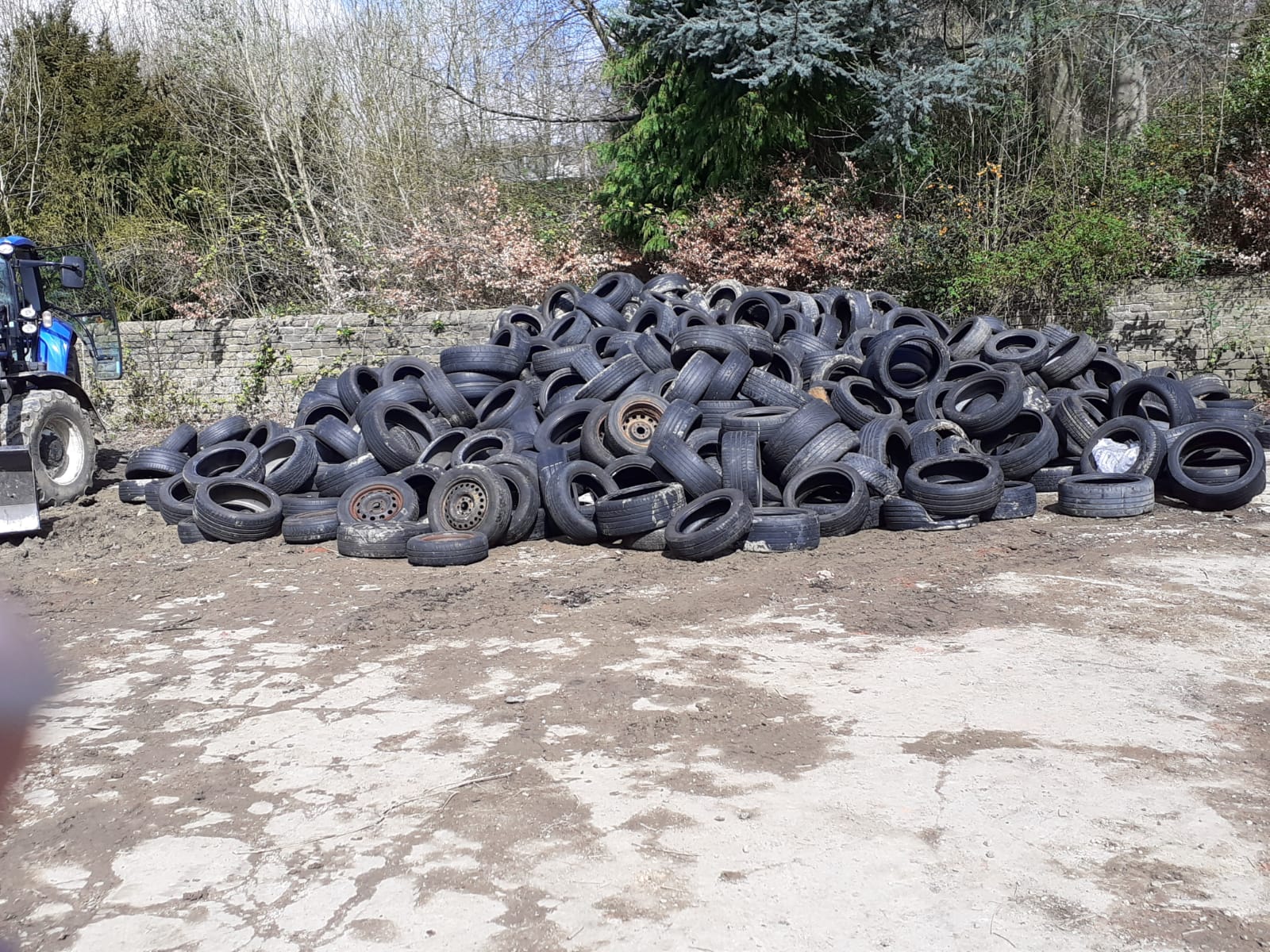 Tyres cleared fly tipping